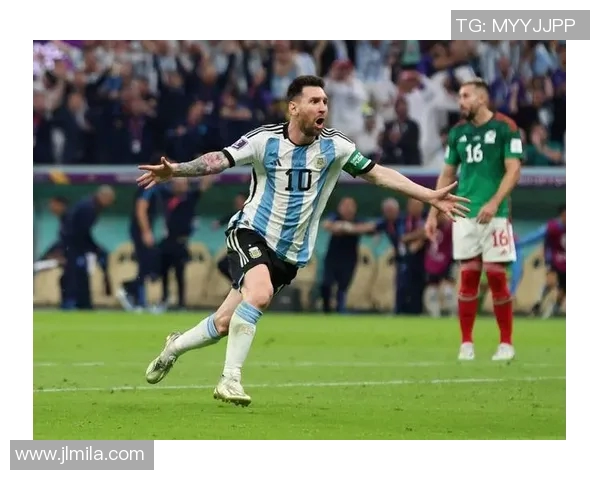 足球明星在赛场上的精彩瞬间与动人表现集锦