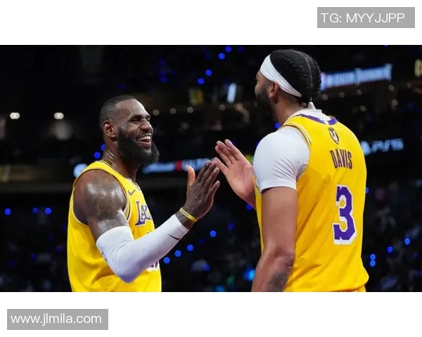 湖人对阵热火精彩对决回顾10月7日比赛亮点与分析 湖人对阵热火精彩对决回顾10月7日比赛亮点与分析