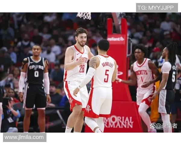 火箭与马刺季前赛对决回顾精彩瞬间与球员表现分析 火箭与马刺季前赛对决回顾精彩瞬间与球员表现分析