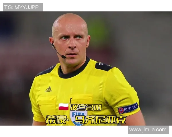 你能猜出这位足球明星的名字吗他在绿茵场上的表现让人惊叹不已